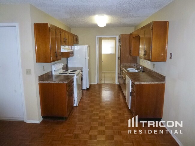 Building Photo - 1805 Alder Dr