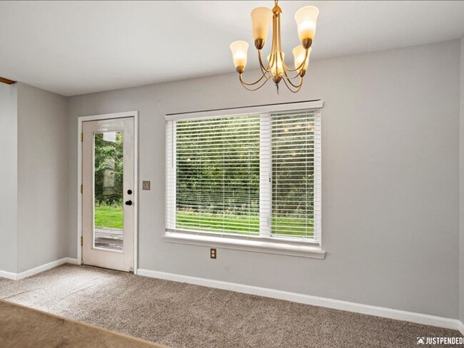 Building Photo - Timber Ridge Townhome