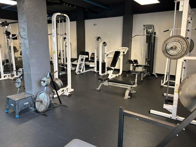 Building Photo - 150 SE 25th Rd