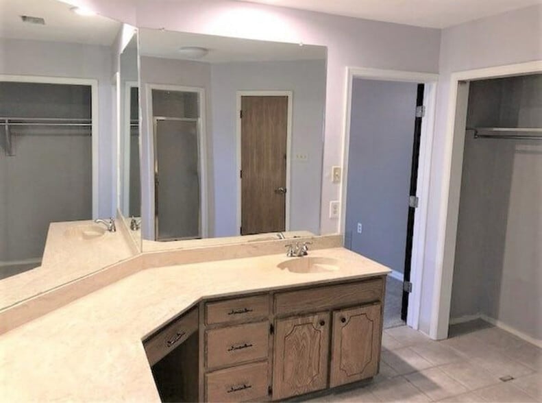 Building Photo - 901 Forest Trail Ct