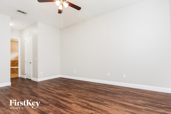 Building Photo - 663 Breezeway Ct