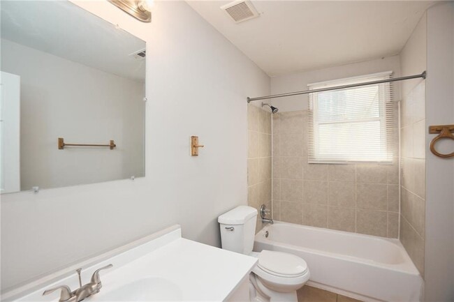 Building Photo - 3566 Bolfair Dr NW