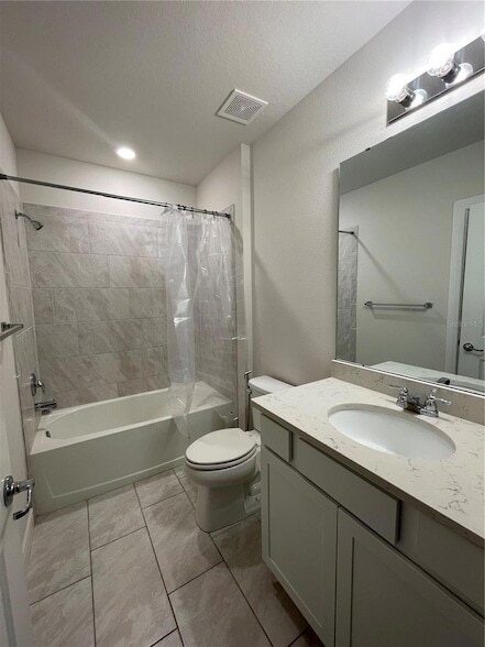 Building Photo - 30555 Thunderbird Dr
