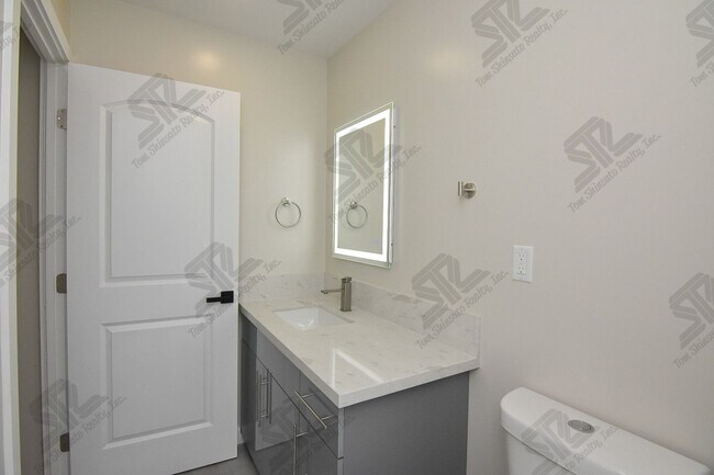 Building Photo - 1236