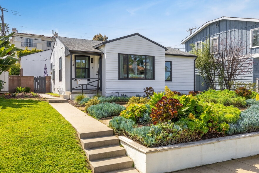 Building Photo - 614 Knob Hill Ave