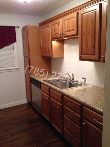 Building Photo - 859 S 10th St