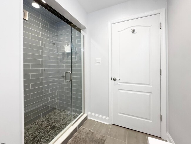 Building Photo - 9416 Amherst Ave