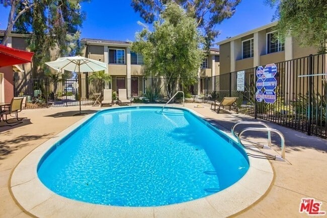 Building Photo - Immaculate one bedroom condo in Mira Mesa / Scripps Ranch Area