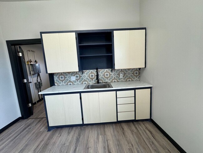 Building Photo - RPG DUPLEX-2 Units
