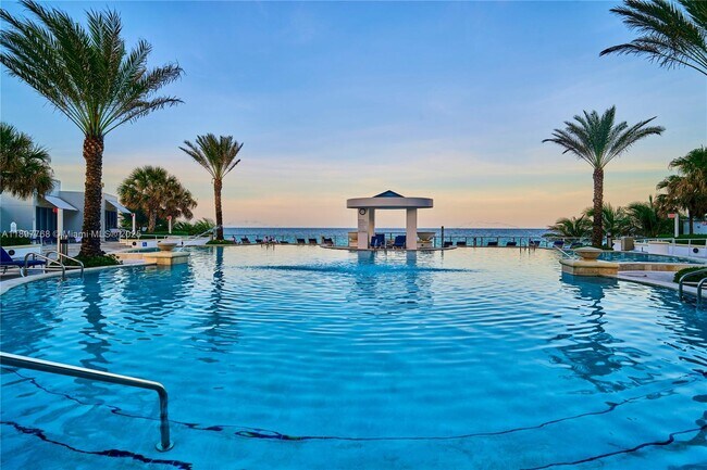 Building Photo - 3101 S Ocean Dr