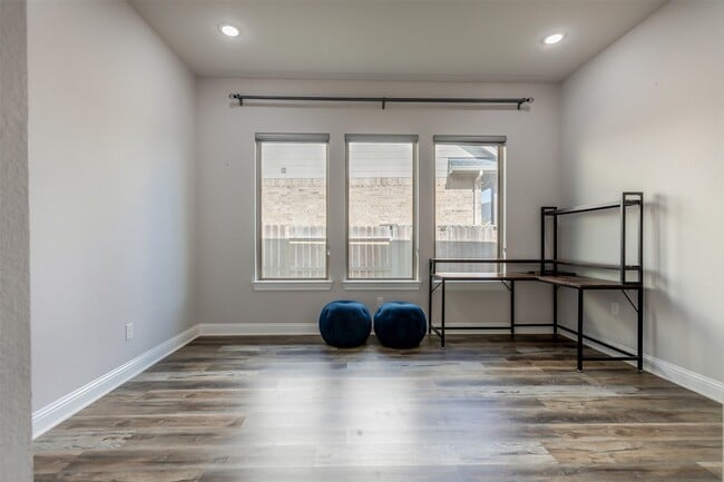 Building Photo - 2023 Village Orchard Ln