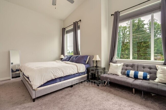 Building Photo - 17854 SW Rudolph Ln