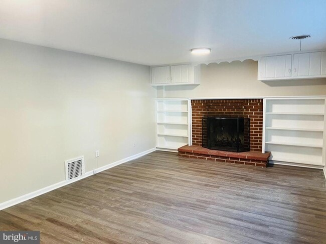 Building Photo - 912 McKinley Rd