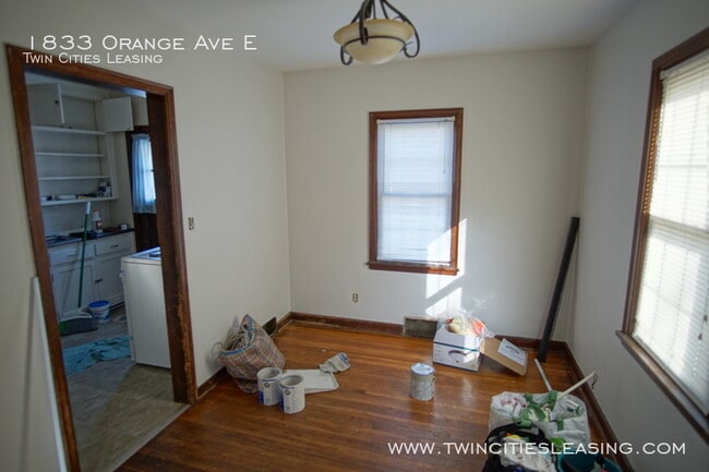 Building Photo - Freshly updated 2 bedroom 1 bath