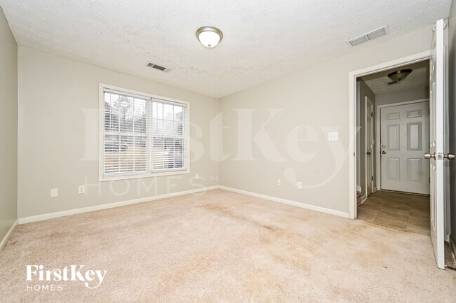 Building Photo - 35 Pebble Brooke Pass