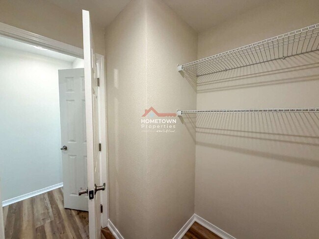 Building Photo - 4221 Brookside Dr