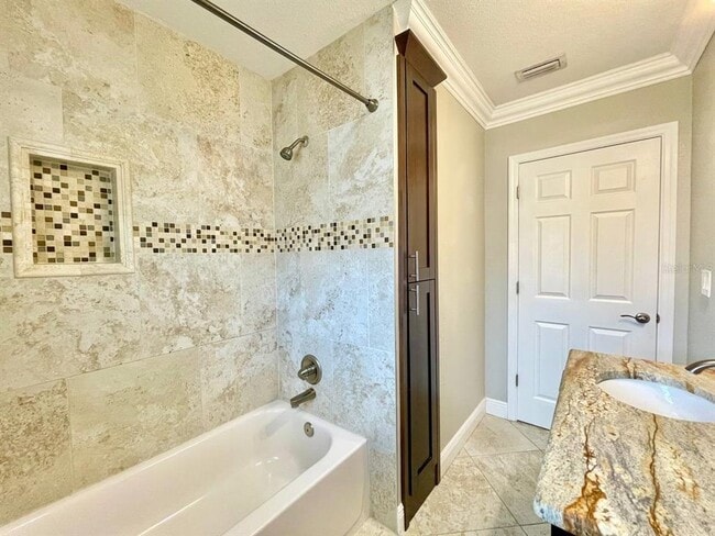 Building Photo - 909 N Excelda Ave