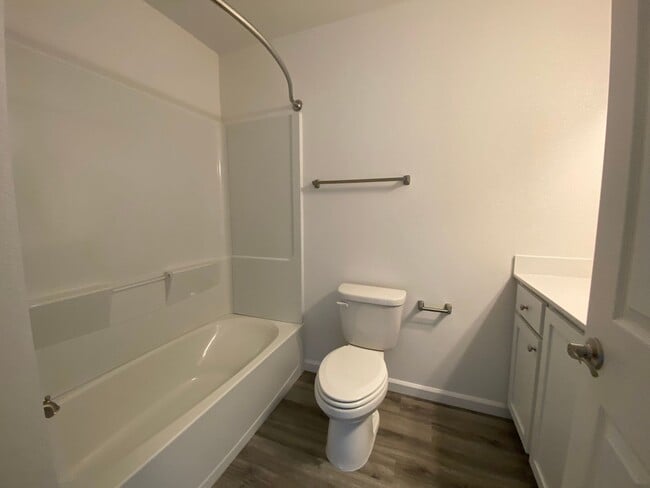 Building Photo - 532 Autumn Breeze Cir