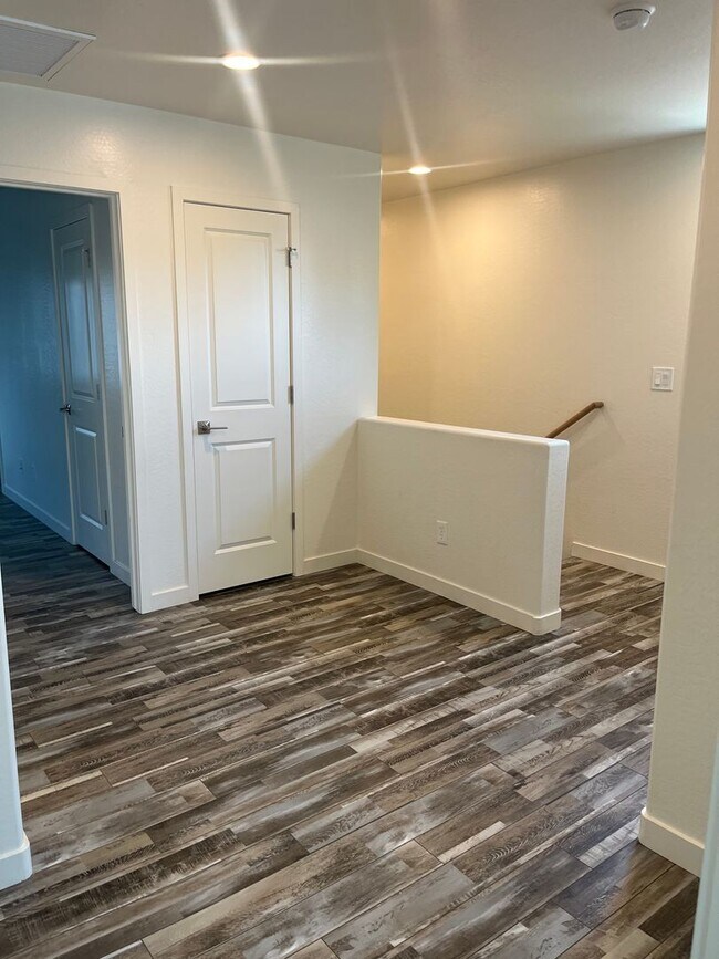 Building Photo - ***3 BEDROOM/2.5 BATHROOM IN PRESCOTT VALLEY***