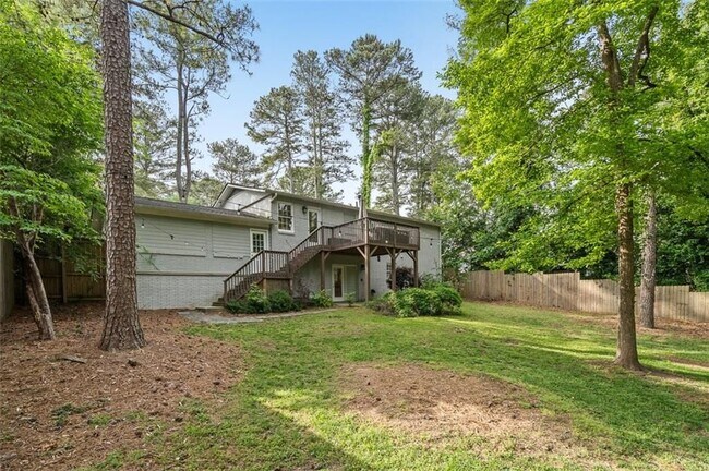 Building Photo - 3334 Romelie Dr