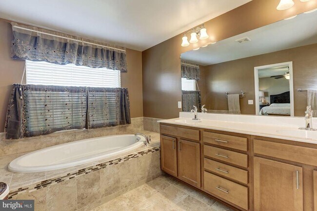 Building Photo - 43531 Heritage Gap Terrace