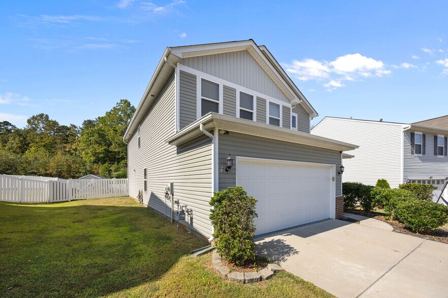Building Photo - 7532 Spring Spruce Ln