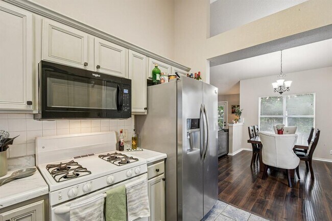 Building Photo - 3308 Ross Cove