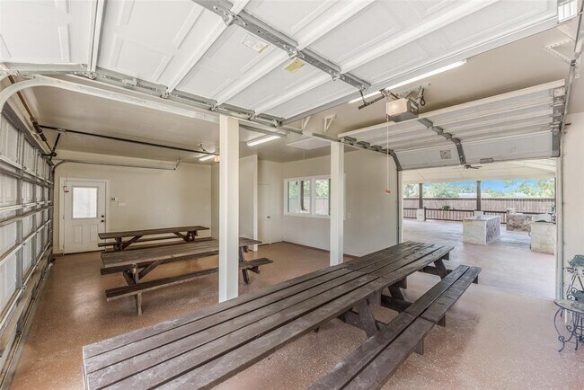 Building Photo - 30062 N Fulshear Dr