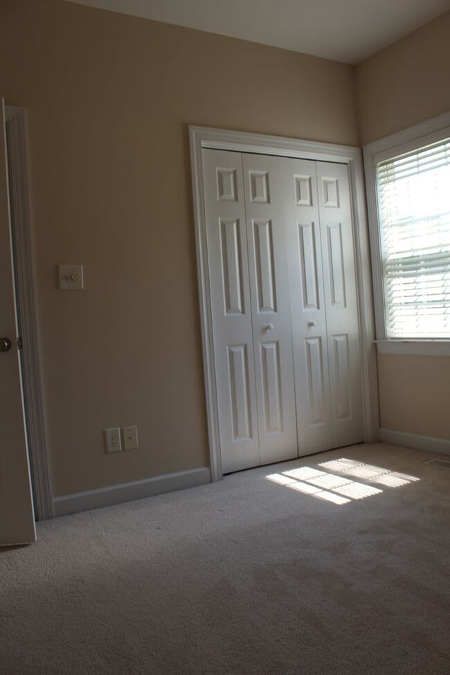 Building Photo - Dogwood Estates