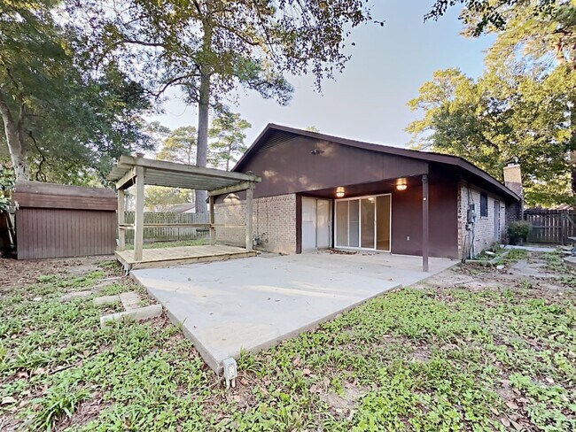 Building Photo - 2138 Wood River Rd