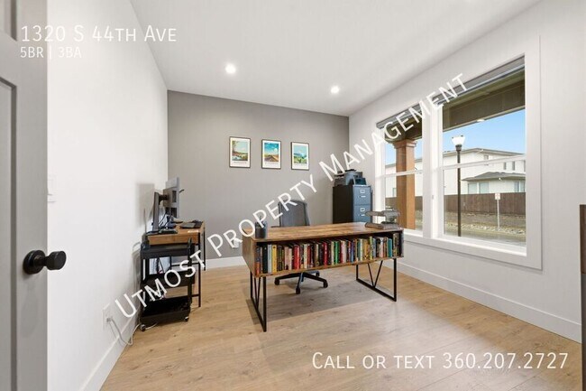 Building Photo - 1320 South 44th Ave