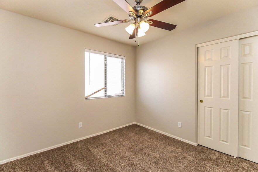 Building Photo - 3329 W Wayland Dr