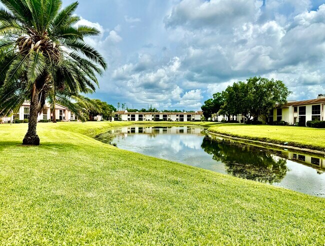 Building Photo - 141 Lakeside Dr