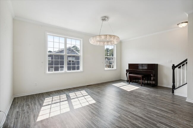 Building Photo - 132 Daybeacon St