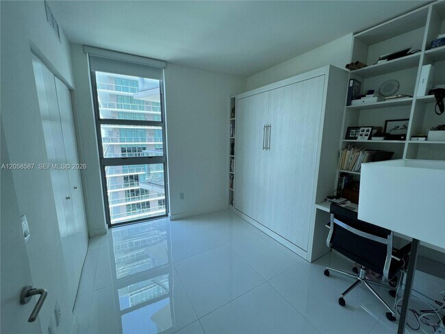 Building Photo - 1100 S Miami Ave