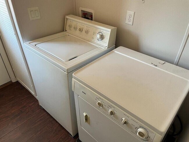 Building Photo - 510 Beverly Ave NW