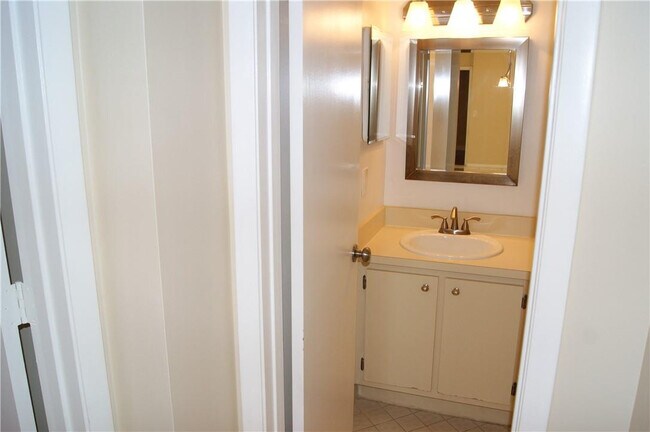 Building Photo - 3781 Cocoplum Cir