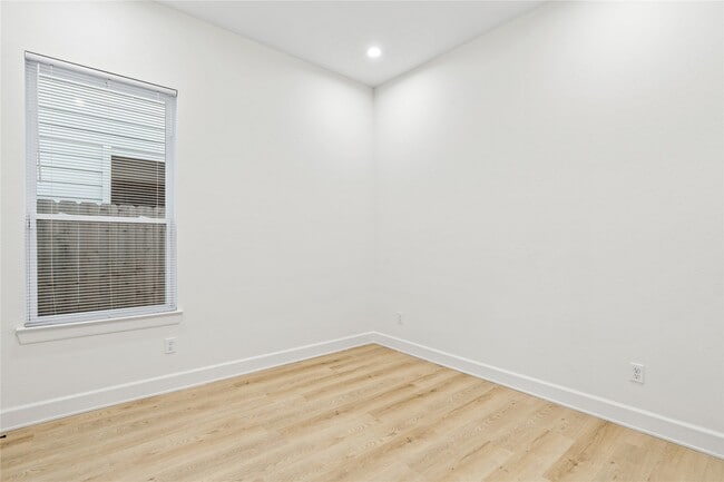 Building Photo - 8324 Corinth St