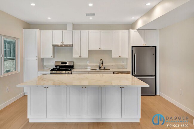 Building Photo - 2800 Winter St