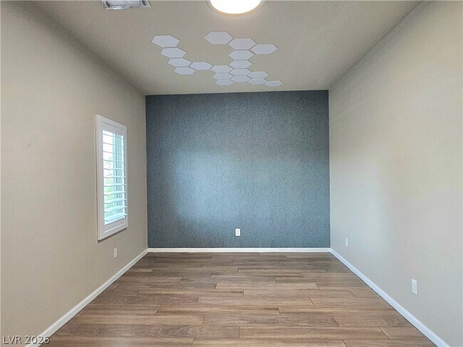 Building Photo - 8016 Carpenter Creek Ave