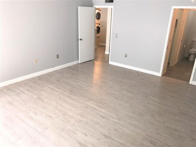 Building Photo - 283 Sherwood Dr