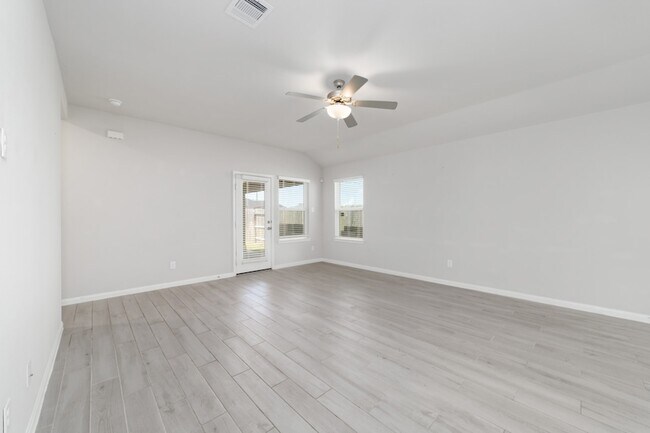 Building Photo - 906 Pismo Ln
