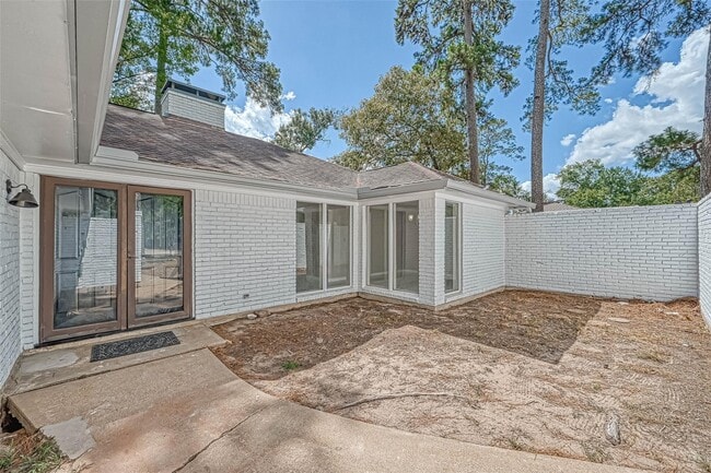 Building Photo - 26414 Maplewood Dr