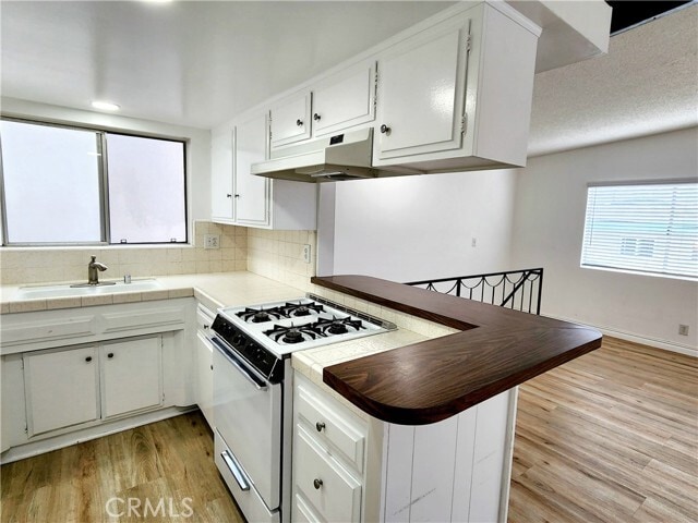 Building Photo - 326 10th Pl