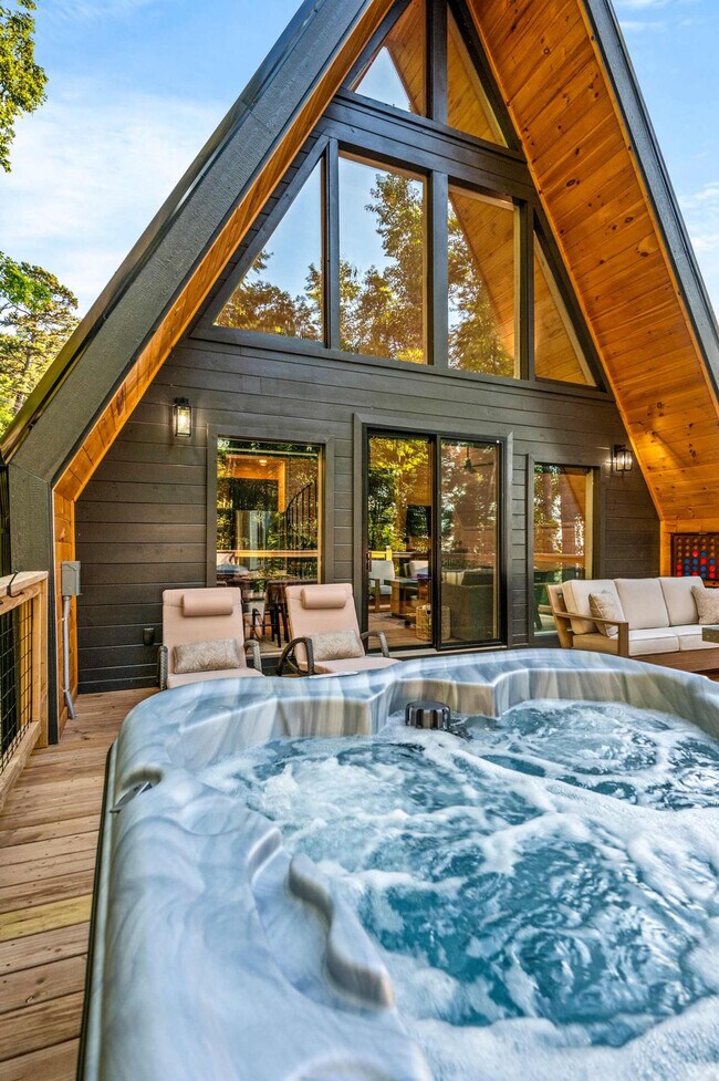 Building Photo - 1903 Ash Pass