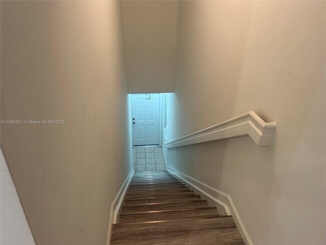 Building Photo - 5820 W Sample Rd