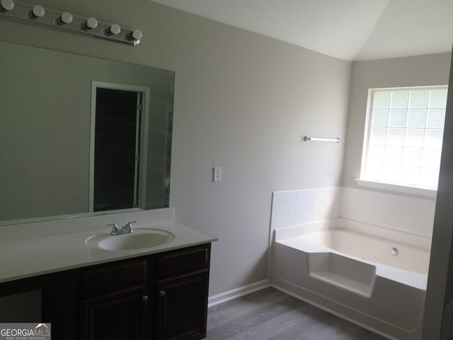 Building Photo - 2510 Wrangler Dr