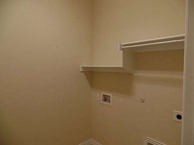 Building Photo - 1304 Poplar Dr