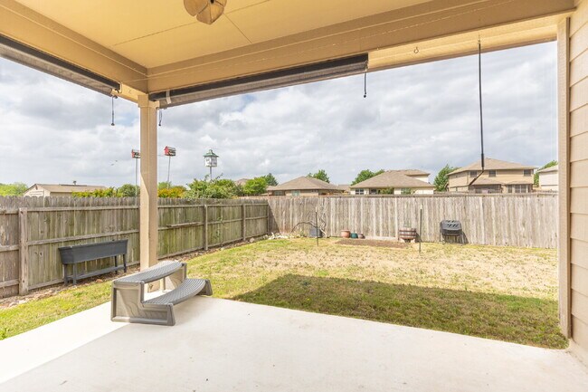 Building Photo - 259 Creekview Way