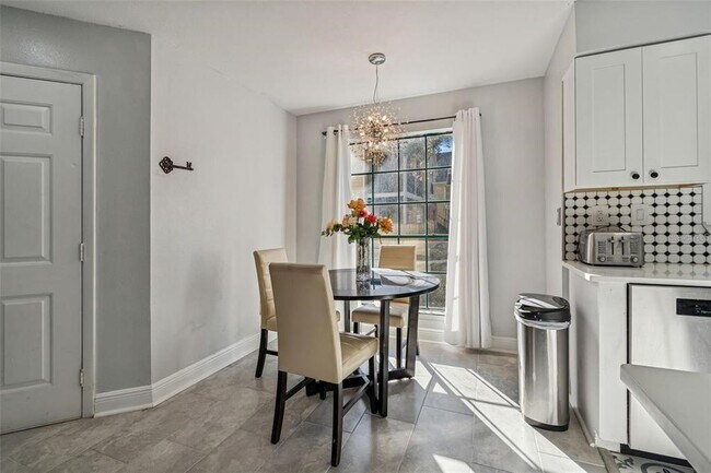 Building Photo - 8742 Mallard Reserve Dr